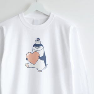 ヒゲペンギンと桜文鳥とハート イラスト長袖Tシャツ