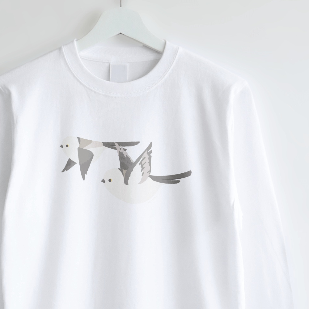 長袖Tシャツ FLYING BIRD 空を飛ぶシマエナガ