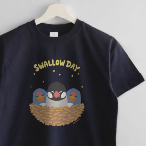 ネイビーTシャツ ツバメごっこ 文鳥とのスヤスヤタイム