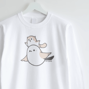 長袖Tシャツ シマエナガとエゾモモンガ略してシマモモ とぶ シンプル