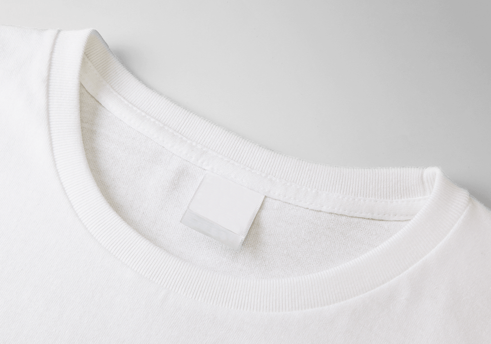 華奢な印象を与える細めのリブを採用
