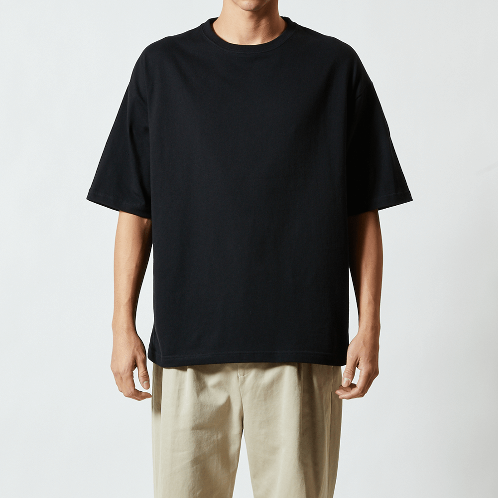 ビックシルエットTシャツ 男性モデル 182cm