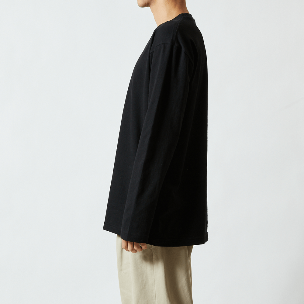 長袖Tシャツ 男性モデル 182cm